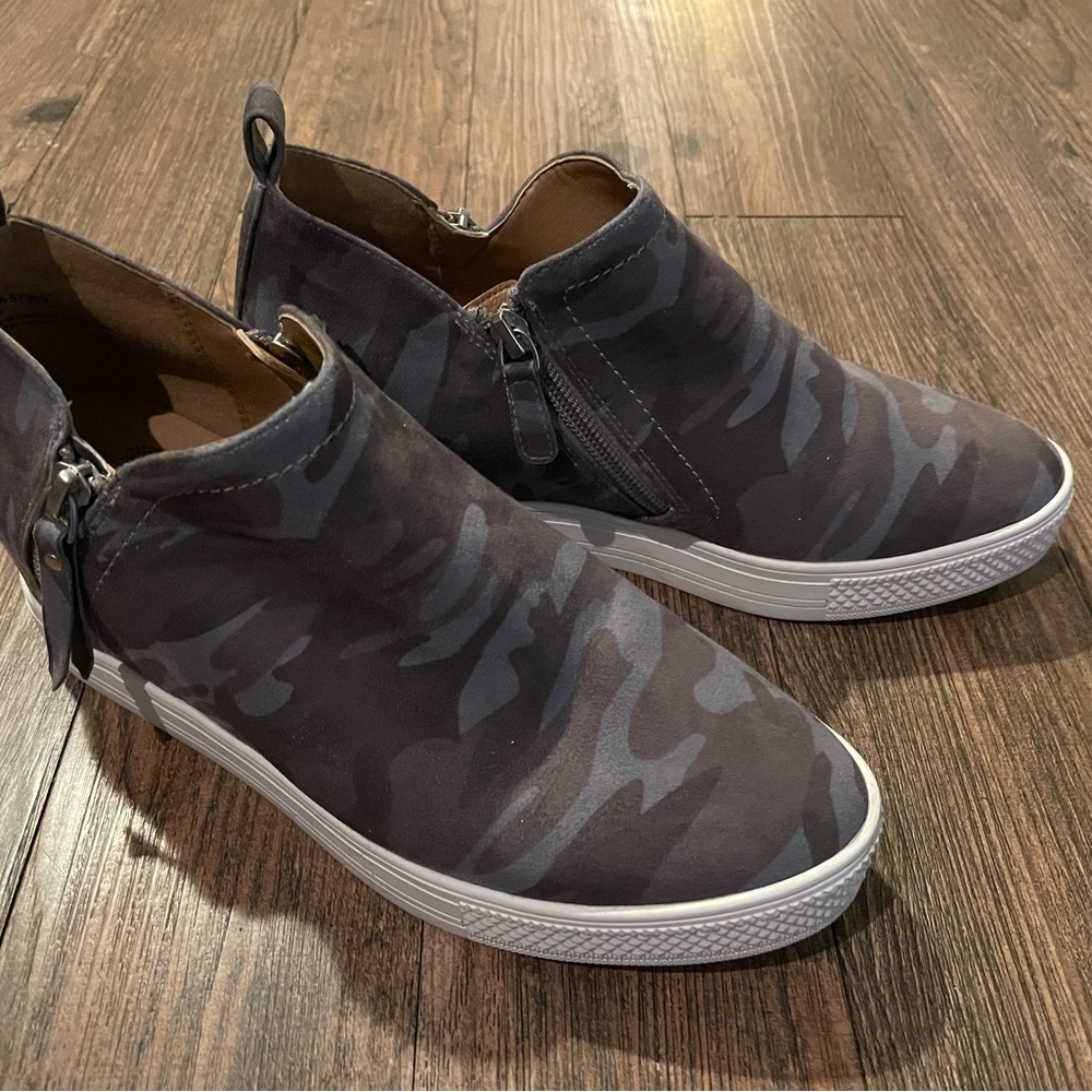 Susina Wedge Sneaker